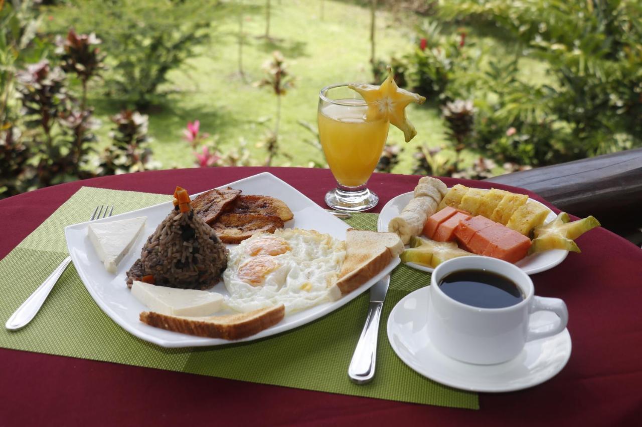Hotel Rancho Cerro Azul La Fortuna Exteriör bild